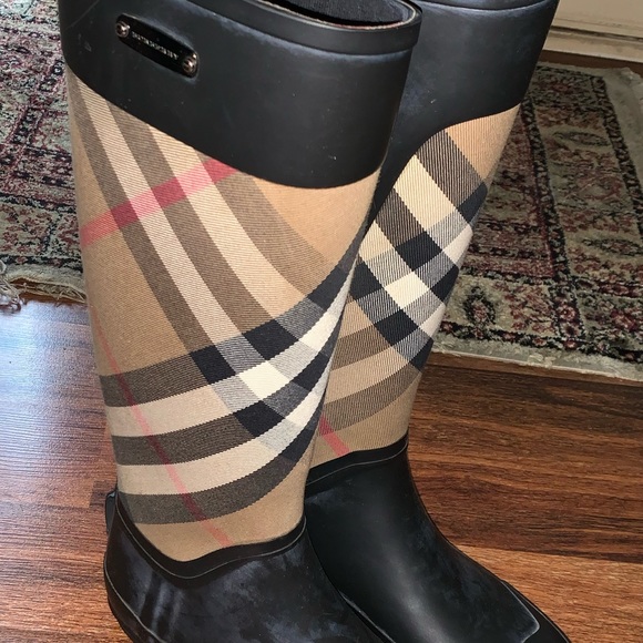 Authentic Burberry Boots - Picture 1 of 2